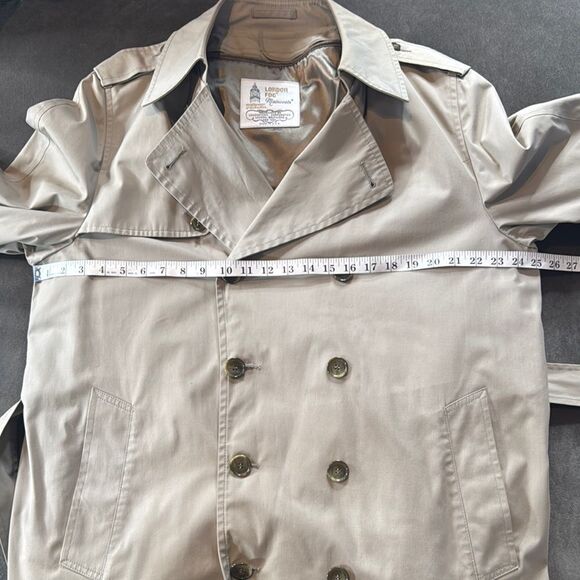 Men’s Vintage London Fog Maincoats Tan Double Breasted Long Trench Coat Size 44R - Picture 10 of 16